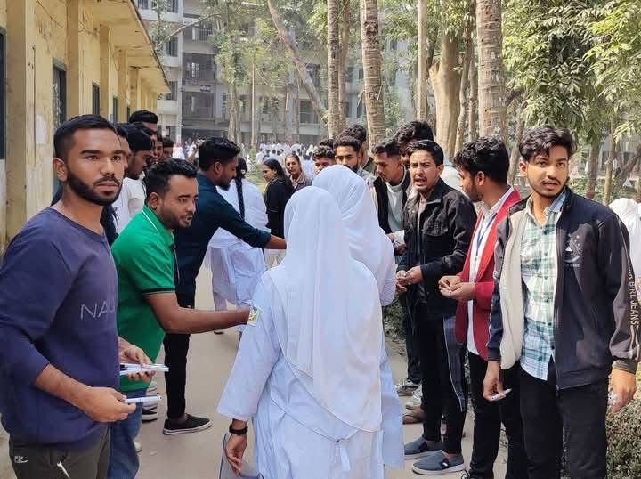 উপজেলা ছাত্রদল ও কলেজ ছাত্রদল কলম বিতরণ